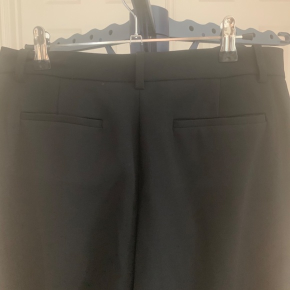 BCBG Maxazria Black Cuffed Crop Pants sz 6 - Picture 5 of 7